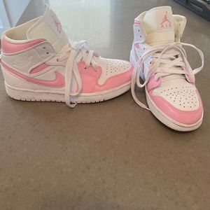 Light pink, Jordan 1s, size 7.5